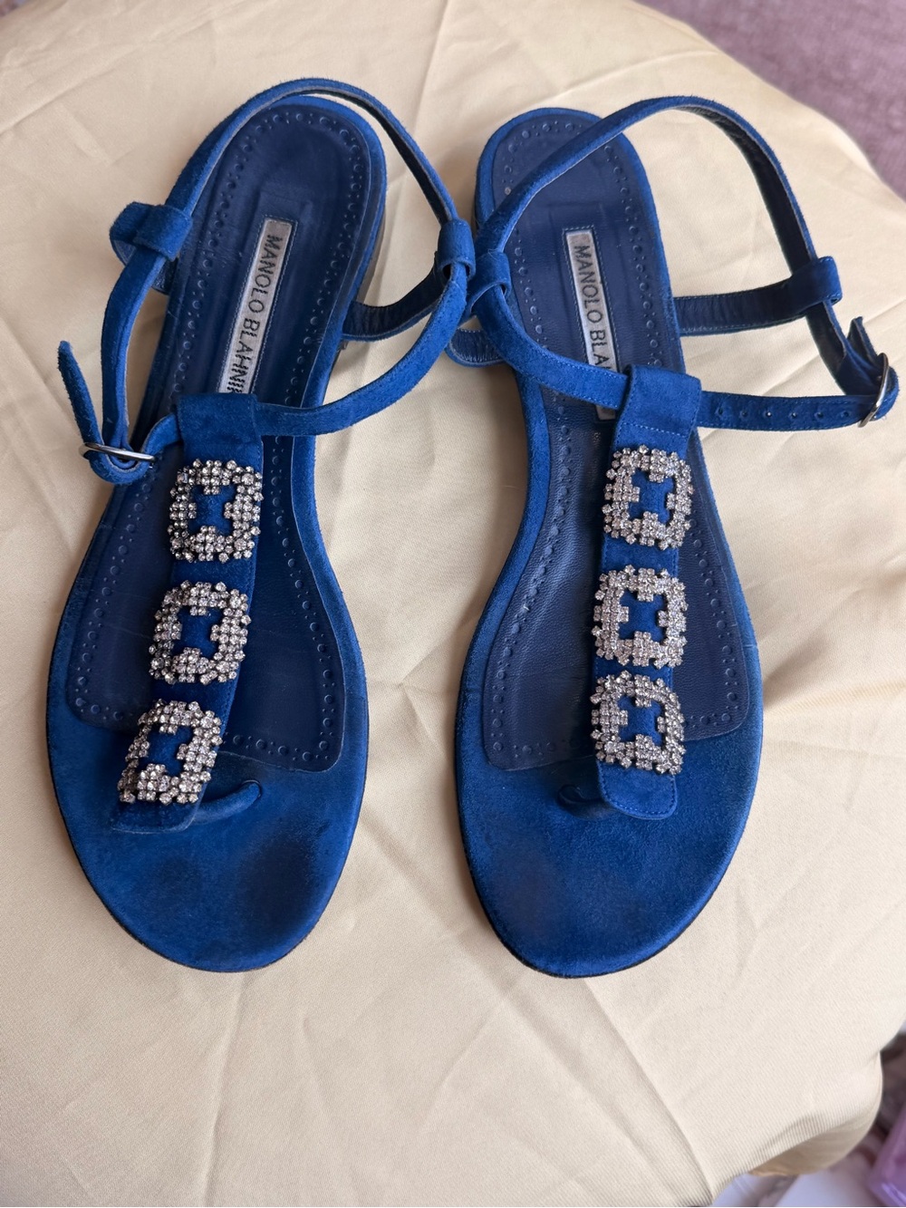 Manolo Blahnik Hangisi Cobalt Blue Suede Crystal Buckle T-Strap Sandals 39.5 - Picture 6 of 7